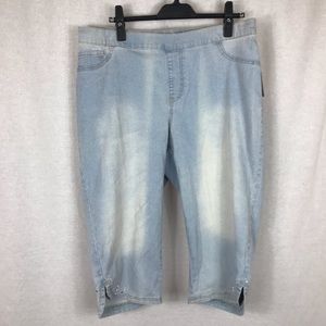 Catherines bleached Capri jeans size 0x (14/16w)